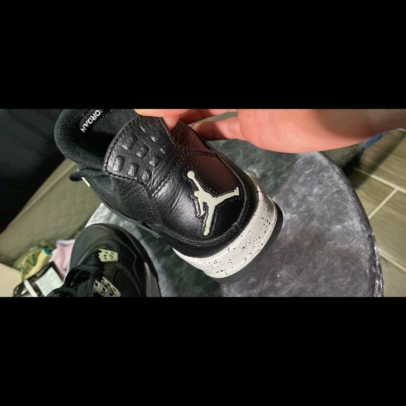 Jordan 4 black Oreo retros, never worn - Picture 3 of 7
